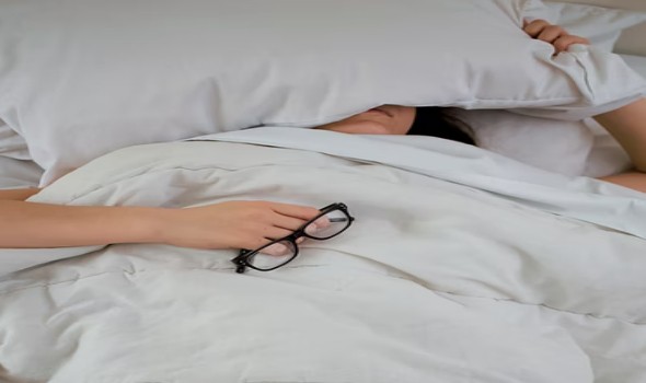 دراسة جديدة تٌحذر من قلة النوم وتربطه بـ”الغلوكوما”