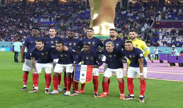 فرنسا تهزم إنكلترا بثنائية وتصطدم بالمغرب في نصف نهائي كأس العالم