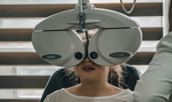 تطوير “عين سايبورغ” تقدم أملاً واعداً في علاج العمى في المستقبل القريب