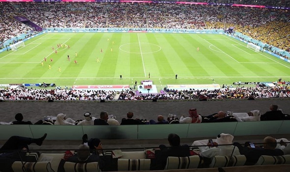 هتاف جماعي يصدح في مدرجات مباراة قطر وهولندا بكأس العالم بالروح بالدم نفديك يا فلسطين