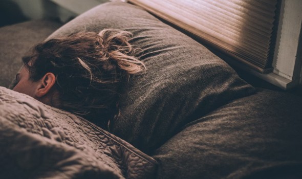 5 نصائح لقهر الأرق من بينها تقييد النوم
