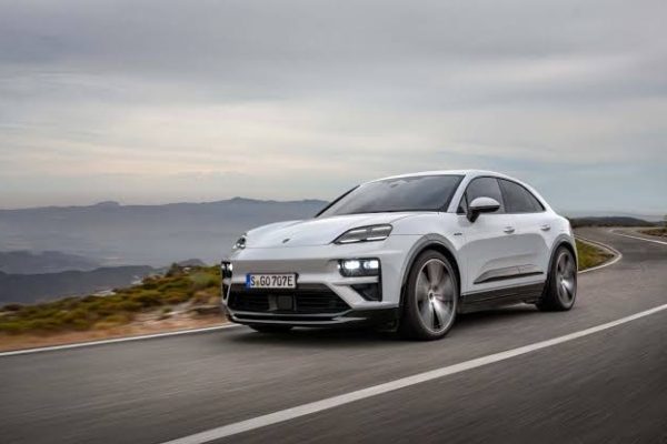 سيارة Macan ستكون أول سيارة دفع رباعي كهربائية بالكامل من Porsche