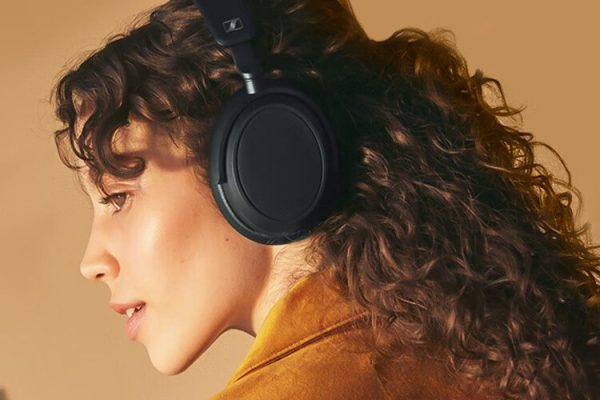 شركة Sennheiser تطلق سماعات Accentum Plus في الصين مقابل 1999 يوان