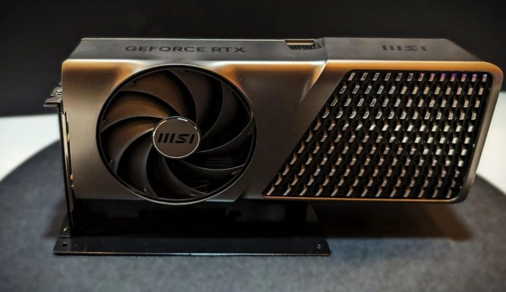 بطاقة رسوميات MSI RTX 4080 Super Expert قادمة بتصميم أنيق وأداء قوي