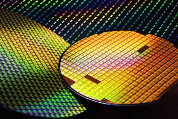 آبل تنتظر 2025 لتذوق طعم رقائق 2 نانومتر من TSMC