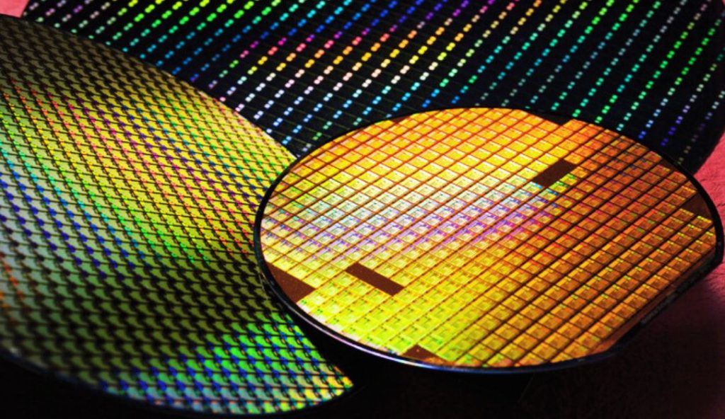 آبل تنتظر 2025 لتذوق طعم رقائق 2 نانومتر من TSMC