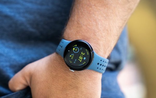 نظام Wear OS يقوم بإعداد وصول Material You ويلمح إلى مشغل تطبيقات الشبكة