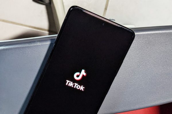 الاتحاد الأوروبي يفتح تحقيقًا في انتهاك منصة TikTok لالتزاماتها بحماية القاصرين