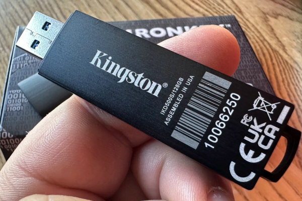 إستعراض لذاكرة التخزين المشفرة Kingston IronKey D500S