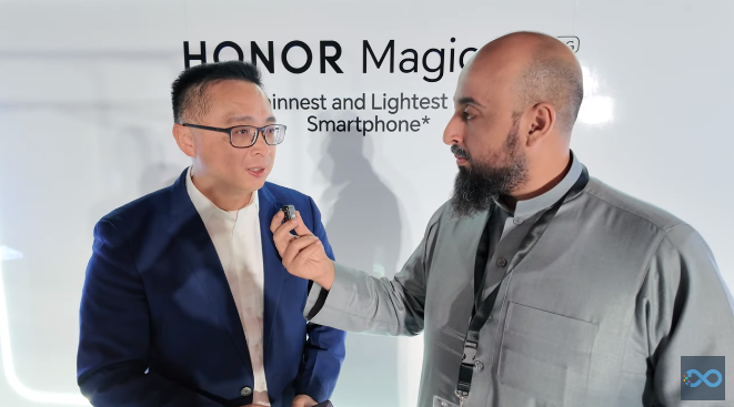 لقاء مع “جيري لياو” مدير شركة Honor في حدث إطلاق Honor Magic V2