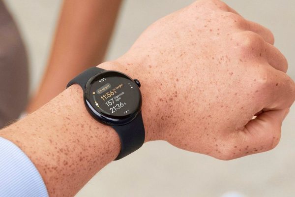 ساعة Google Pixel Watch 3 قد تعتمد تقنية UWB لفتح قفل الهاتف بشكل أكثر أمانًا