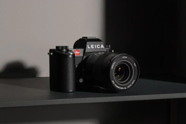 Leica تكشف عن كاميرة SL3 بمستشعر إطار كامل ومعالج Maestro-IV الجديد