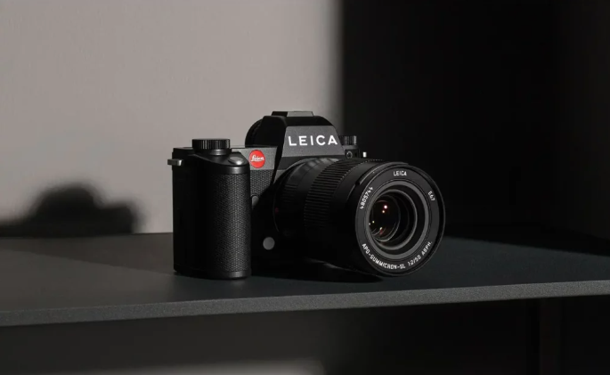 Leica تكشف عن كاميرة SL3 بمستشعر إطار كامل ومعالج Maestro-IV الجديد